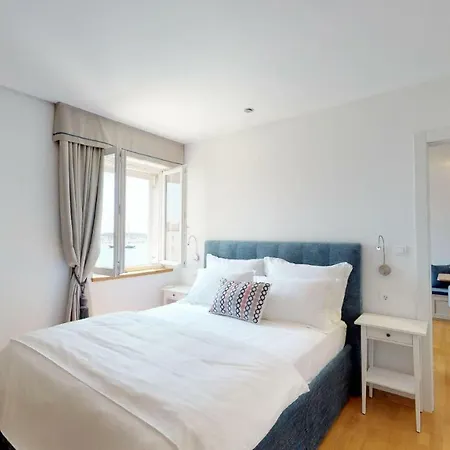 Gostinjska kuća Riva Apartments 4*