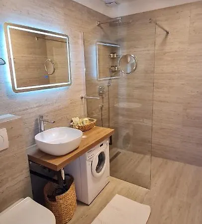 Riva Apartments Guest house