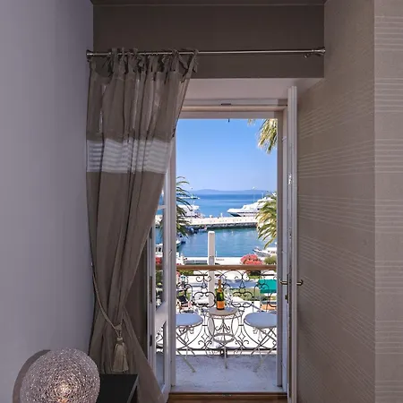 Riva Apartments Guest house