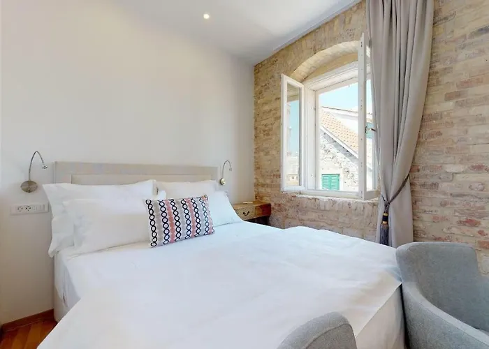 Riva Πανσιόν 4*